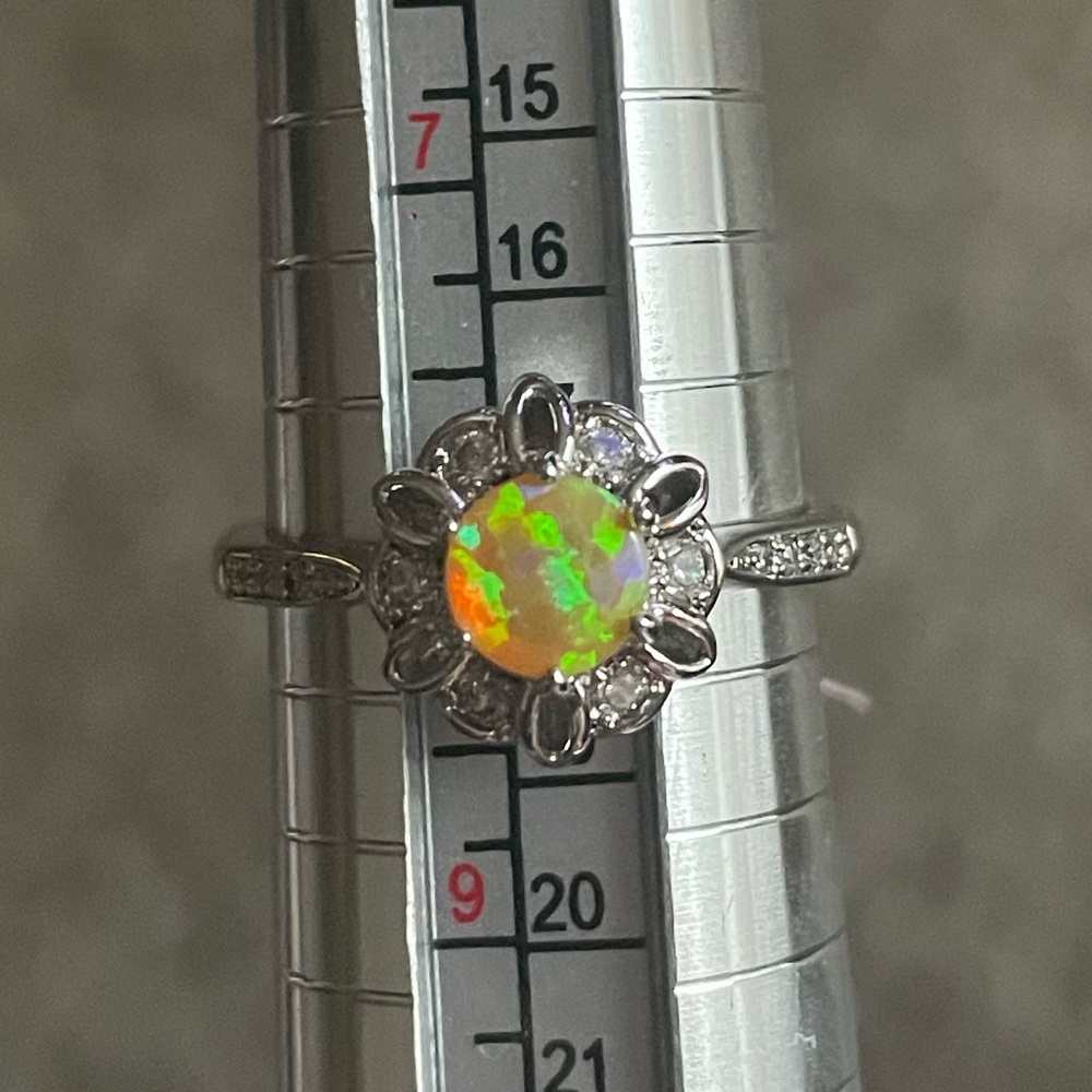 💛 2/$20 💛 Fragrant Jewels ring. Sz 8
